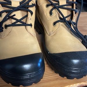 New safety boots for sale